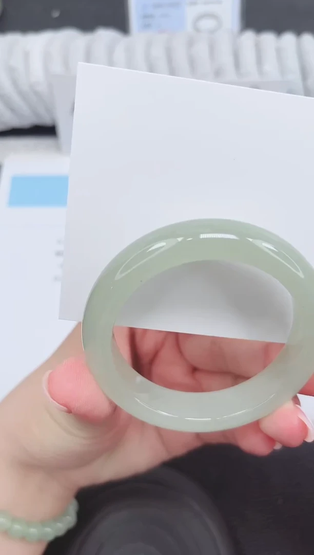 未镶嵌手镯石英质玉30-52.4