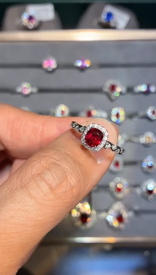 18K金镶嵌戒指红宝石N*N【闪购】1.0ct/同步展会价/无烧鸽血红