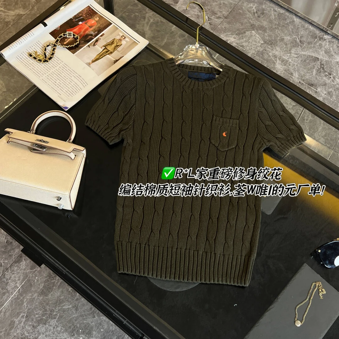 现 2025年早春新款修身显瘦棉质重工绞花编结精美刺绣码标针织衫