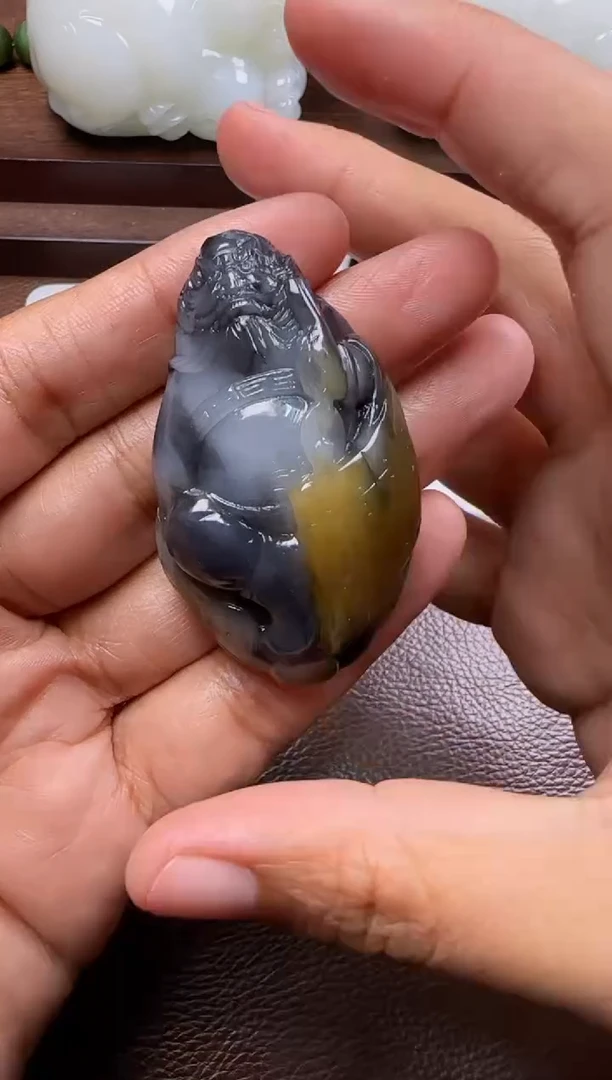 未镶嵌和田玉挂件和田玉挂件