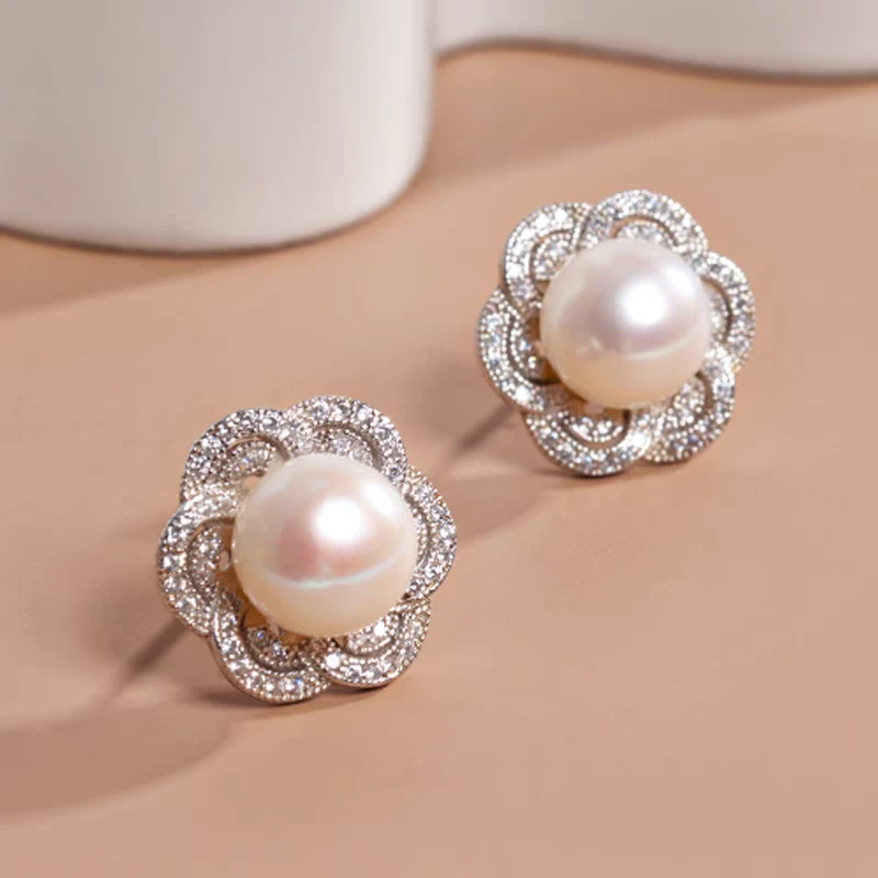 合金仿珍珠耳饰 小香风大牌强光珍珠耳钉欧美高级感山茶花耳环