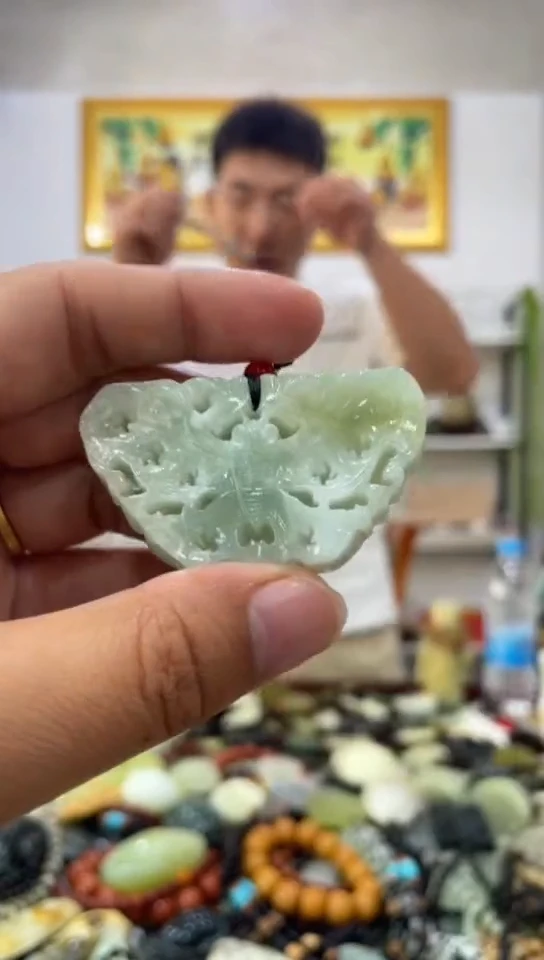 未镶嵌岫玉吊坠
