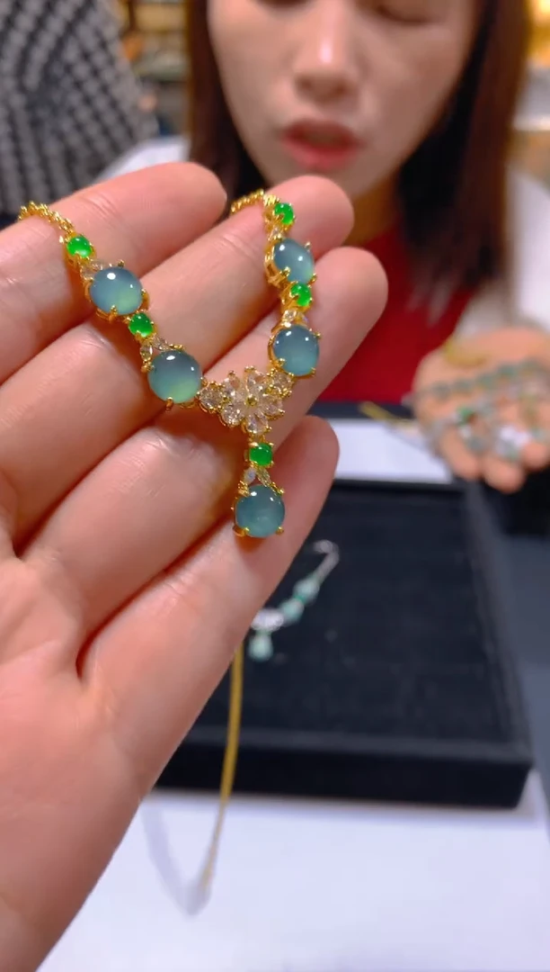 颈饰未镶嵌翡翠多样性发一