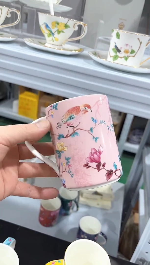 杯子骨瓷（简装）粉色马克杯一个