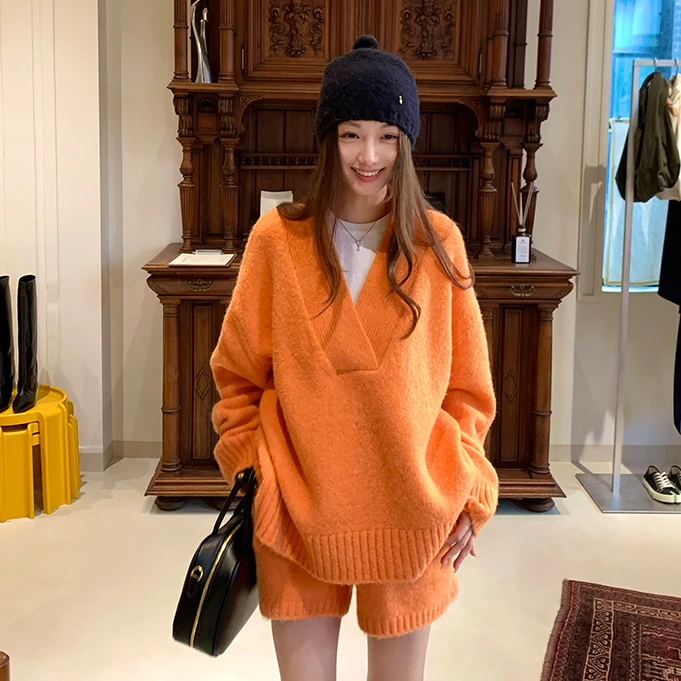 辣妹套装软糯V领针织衫毛衣女冬季高腰白色针织短裤氛围感两件套