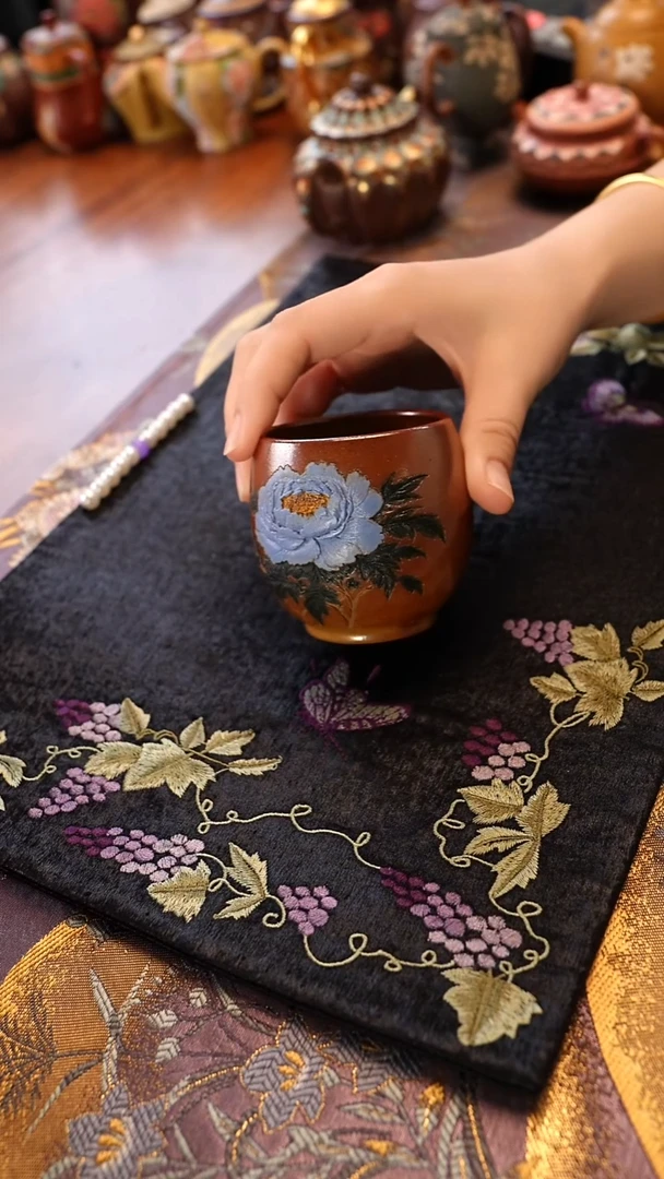 紫砂茶宠蓝色妖姬杯