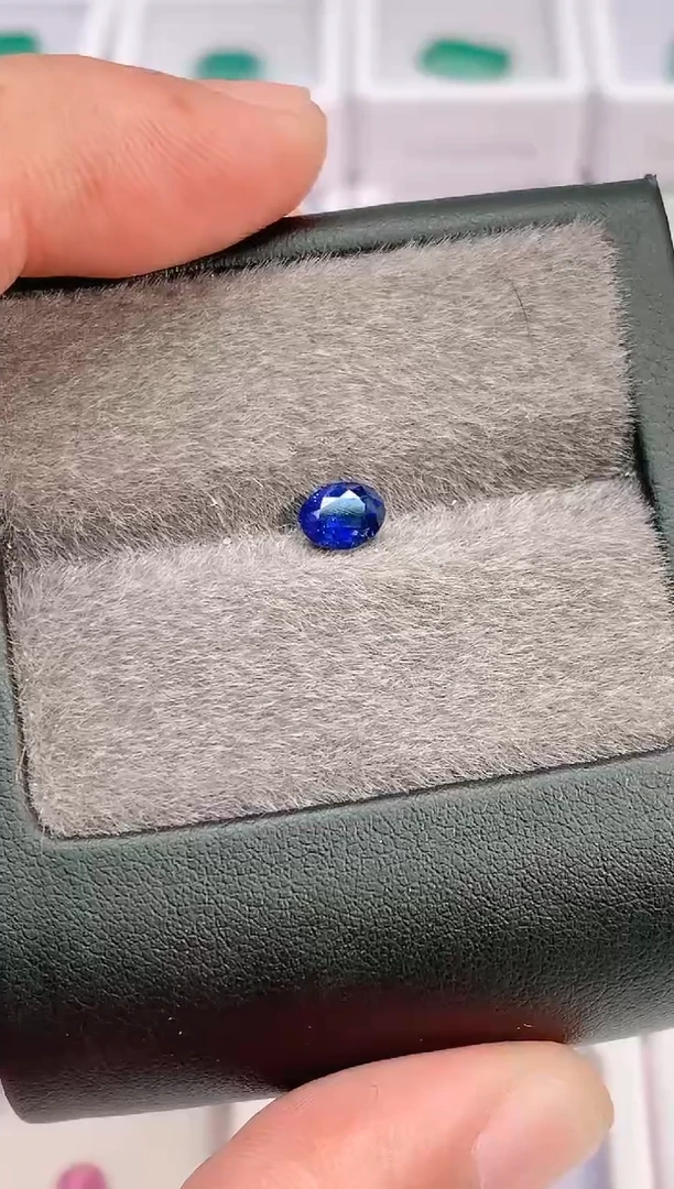 裸石蓝宝石0.95-天然无烧皇家蓝蓝宝石