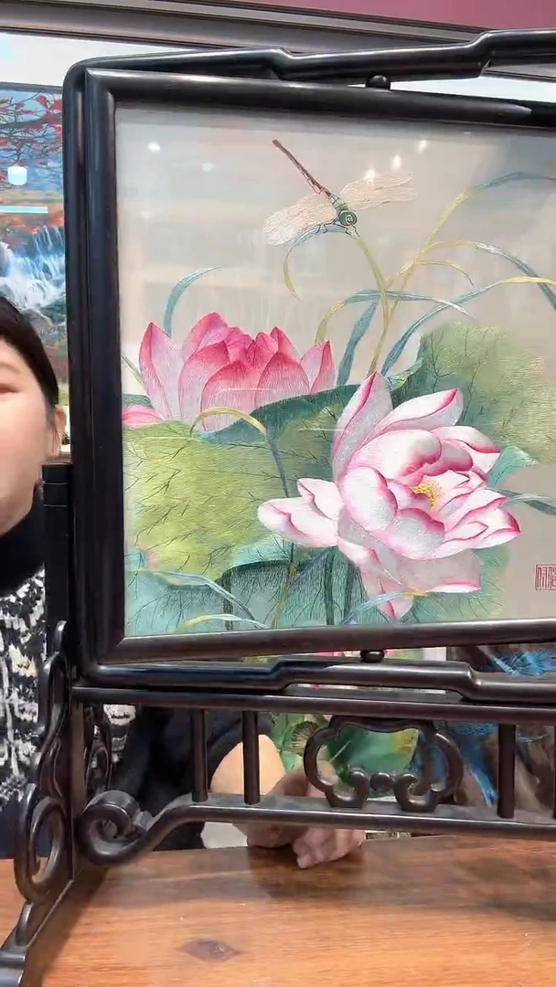 竖款非遗苏绣手工刺绣摆台