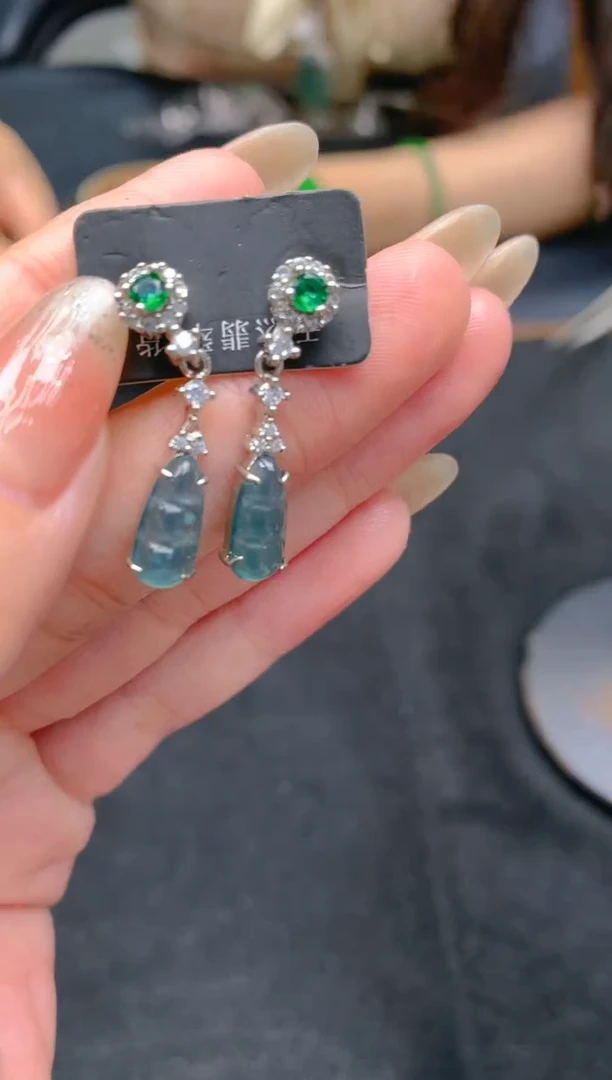 翡翠未镶嵌颈饰天然A货翡翠