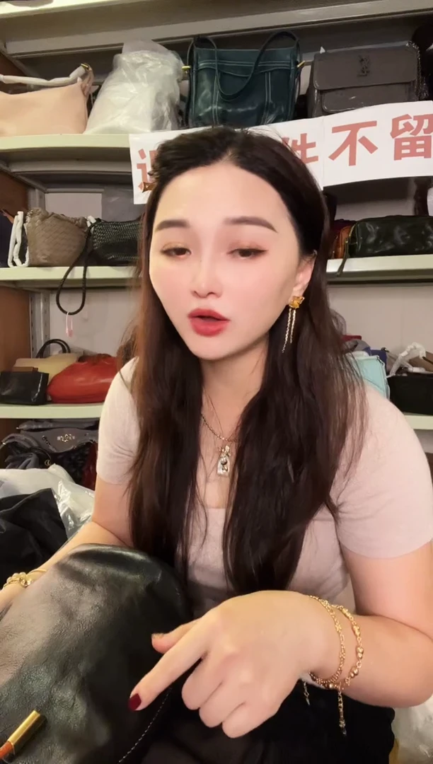 小牛皮（革） 高端订制时尚百搭女士手提 腋下斜跨包包