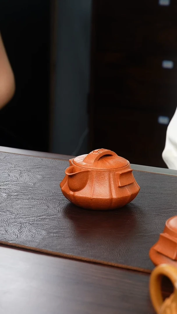 茶壶紫砂侯峰冷金黄手抓壶160cc