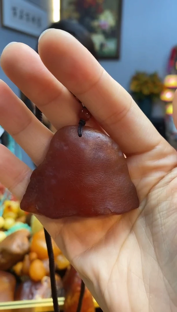 未镶嵌颈饰琥珀吊坠