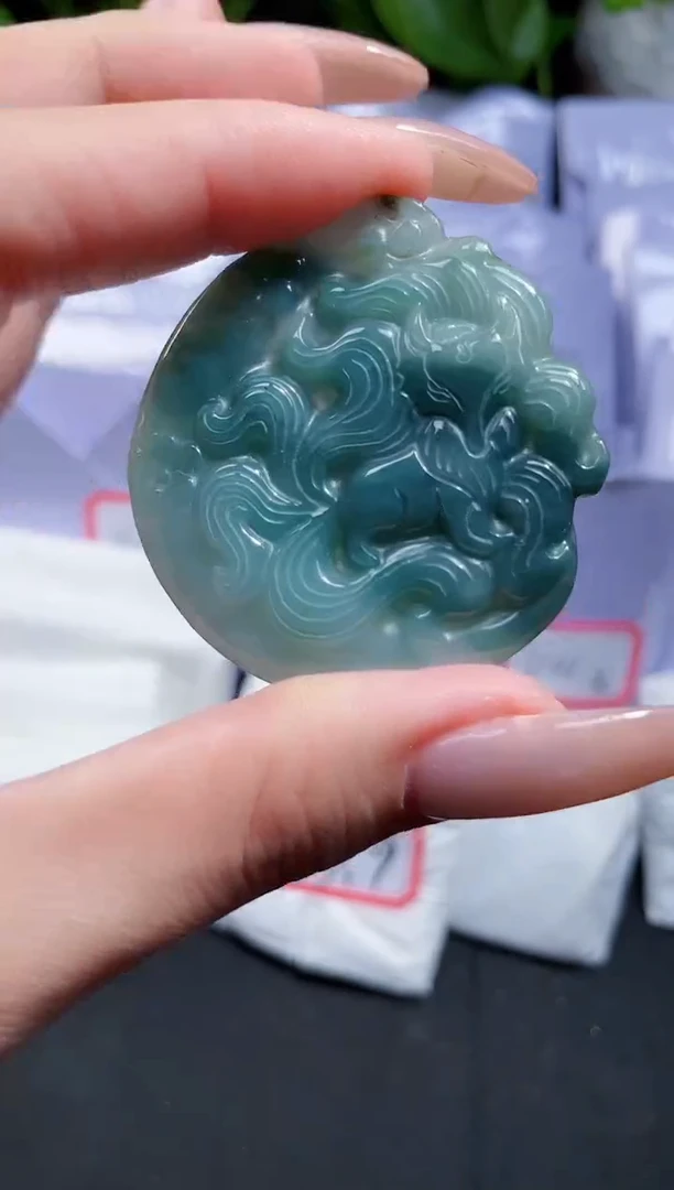 颈饰未镶嵌翡翠翡翠多样性发其一