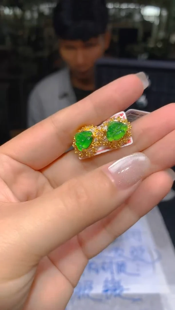 翡翠未镶嵌耳饰天然翡翠未镶嵌10多样性发货（发其一）