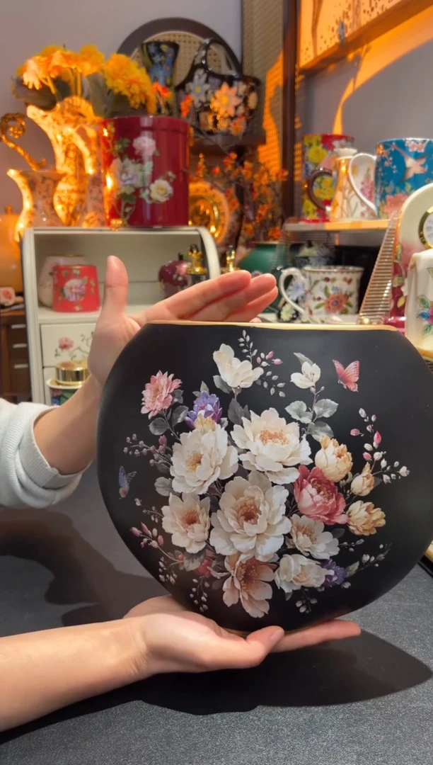 外贸陶瓷家居百货-扁身器型花瓶