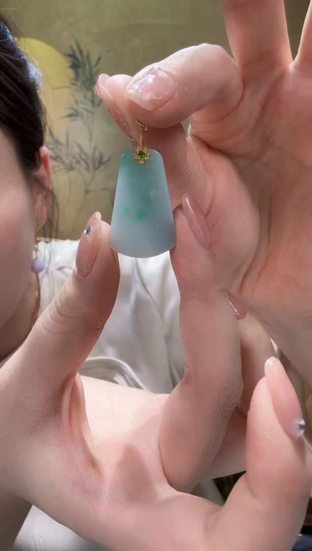 翡翠未镶嵌颈饰吊坠