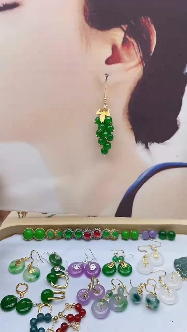 14K金镶嵌石英质玉（天山翠）耳饰4716