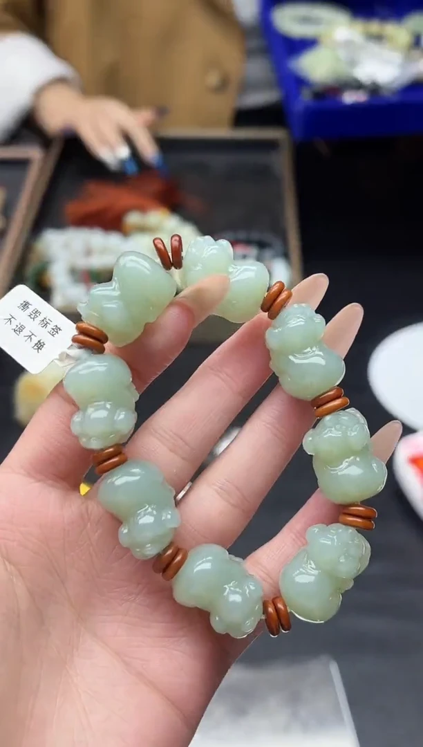 未镶嵌手串和田玉董小姐推荐 多样性发货 拍一发一dkl