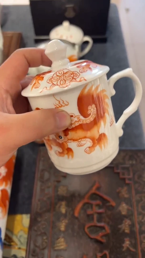 摆件瓷摆件瓷摆件狮子办公杯中号