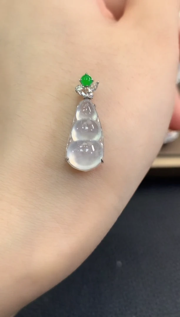 翡翠18K金镶嵌吊坠(不含链)春日珠宝 B27