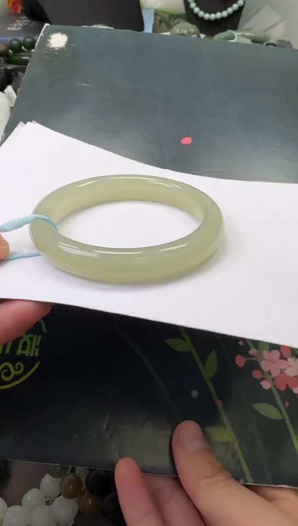 和田玉手镯未镶嵌手镯