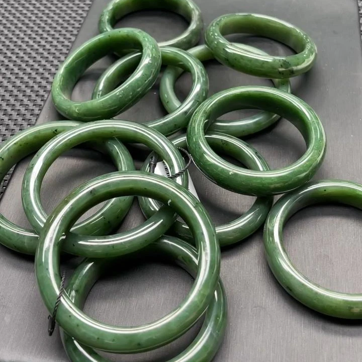 【老郑家】和田玉手镯一支 (多样性发1件)  微瑕