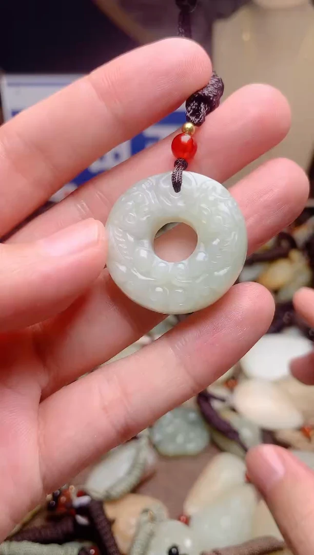 和田玉未镶嵌颈饰1