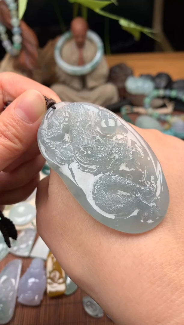 颈饰未镶嵌翡翠吊坠