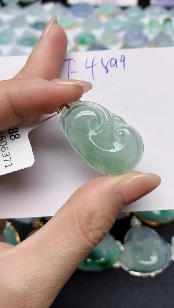 颈饰18K金镶嵌翡翠天然缅甸A货翡翠百元以上9元证书费自理