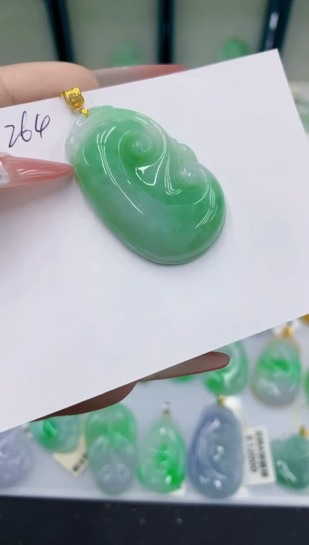 翡翠18K金镶嵌颈饰11111111111111