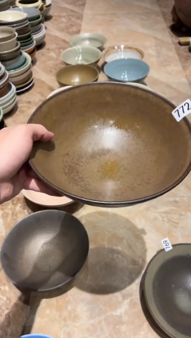 瓷片姗***店772黑金手工大碗1个