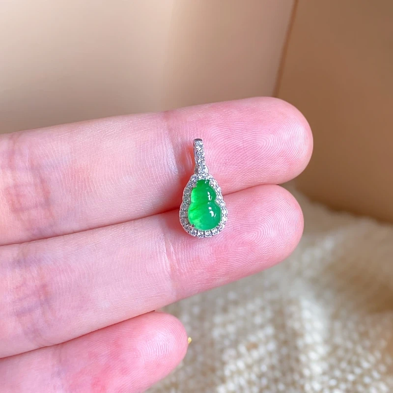 缅甸天然翡翠A货葫芦（油条姐镶嵌费专拍）