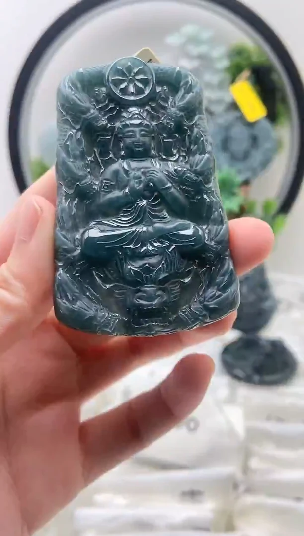 翡翠未镶嵌颈饰大势至