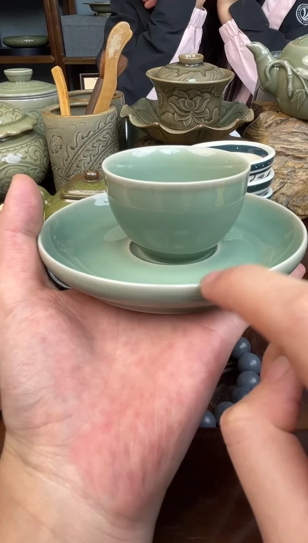 杯青瓷素面品茗杯+青瓷素面杯垫