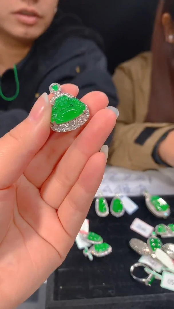 【闪购商品】定制翡翠未镶嵌68多样性发货（发其一）