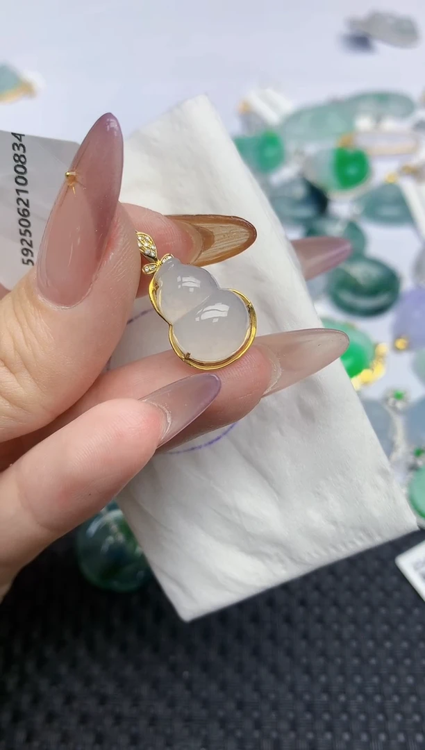 翡翠18K金镶嵌颈饰381   天然翡翠A货