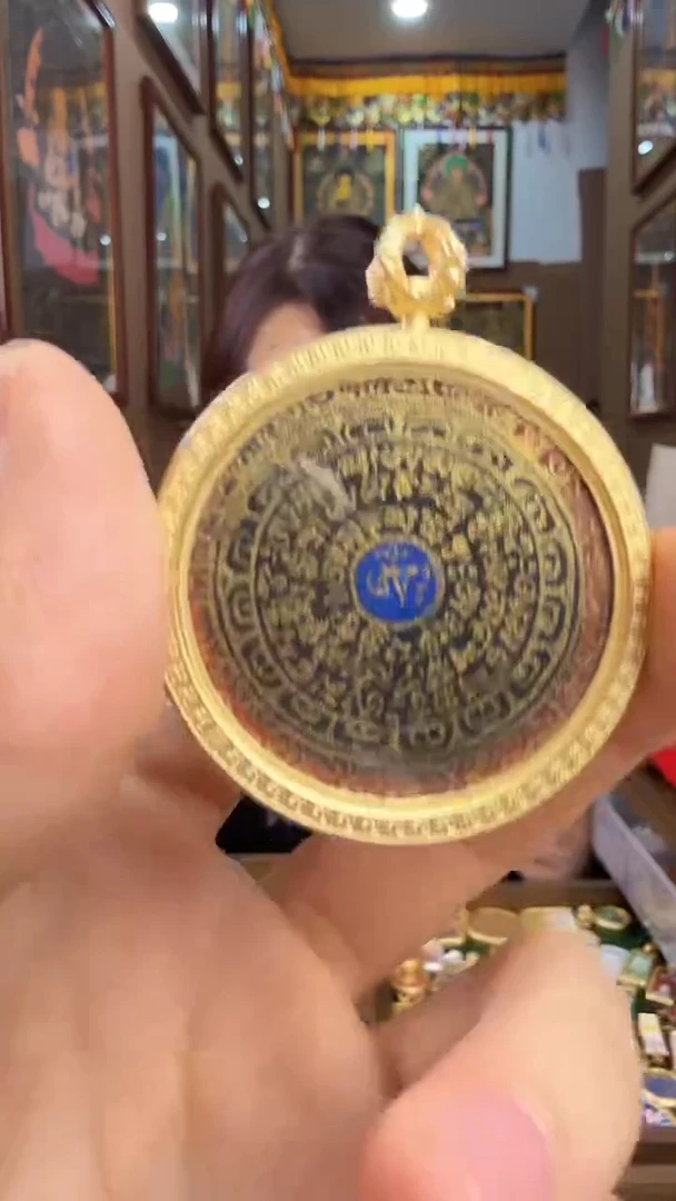 吊坠六字真言-纯手绘唐卡