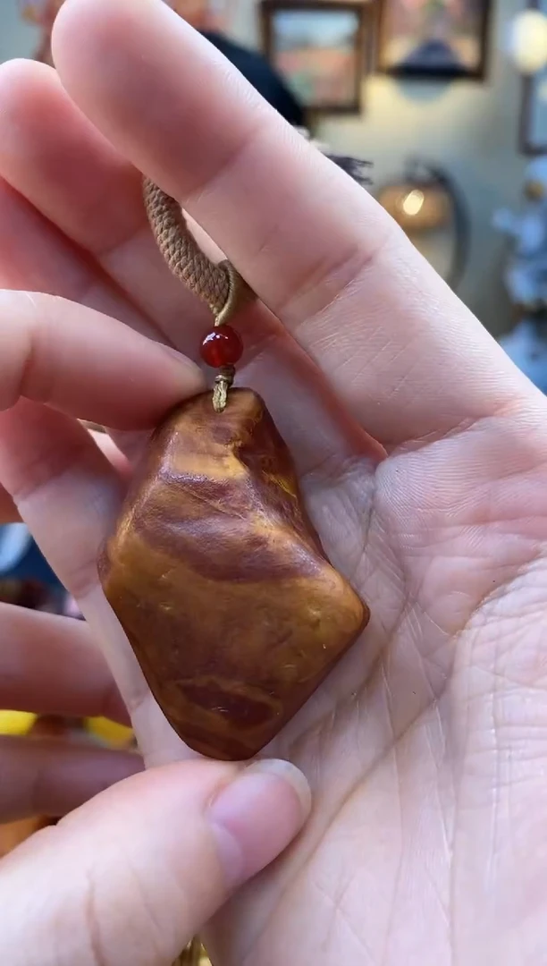 未镶嵌琥珀颈饰吊坠