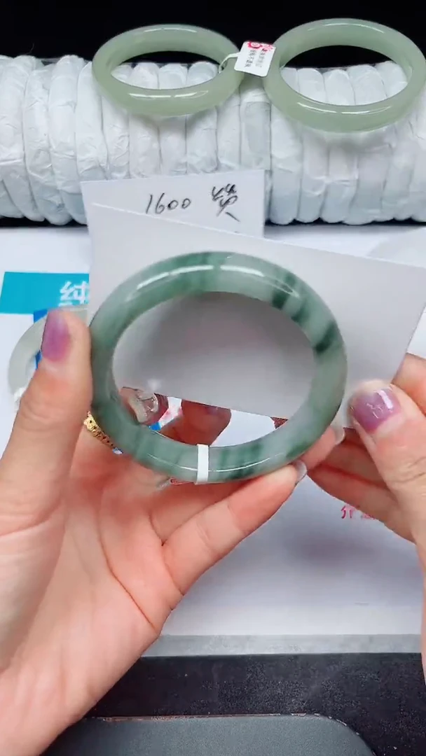 未镶嵌手镯石英质玉251-54/55