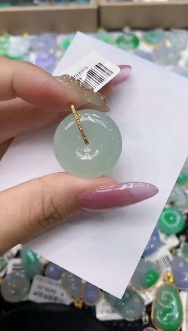 翡翠18K金镶嵌颈饰111111111