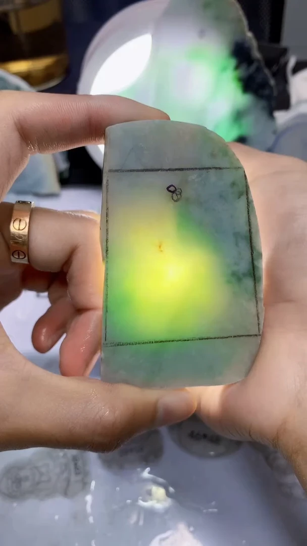 翡翠裸石缅甸天然A货翡翠Q1329