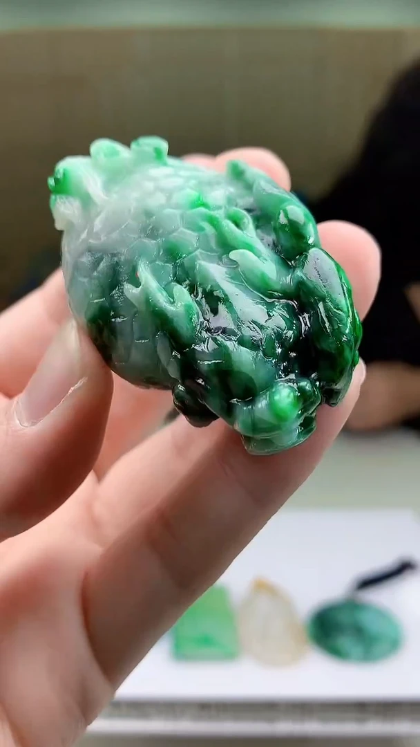 【闪购商品】定制翡翠未镶嵌4829bb-毛货挂件10