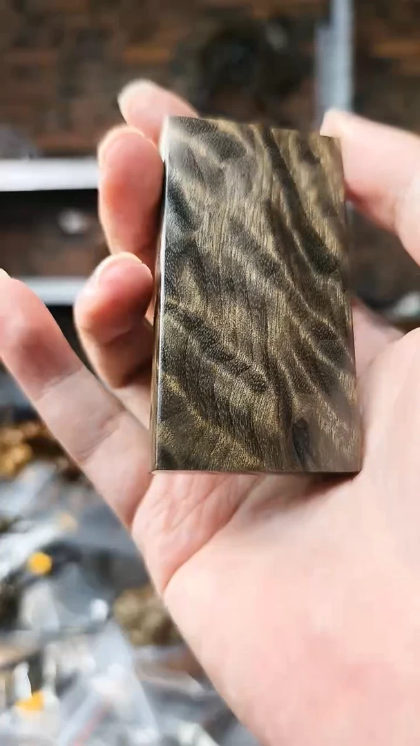 【闪购商品】金丝楠无事牌手把件