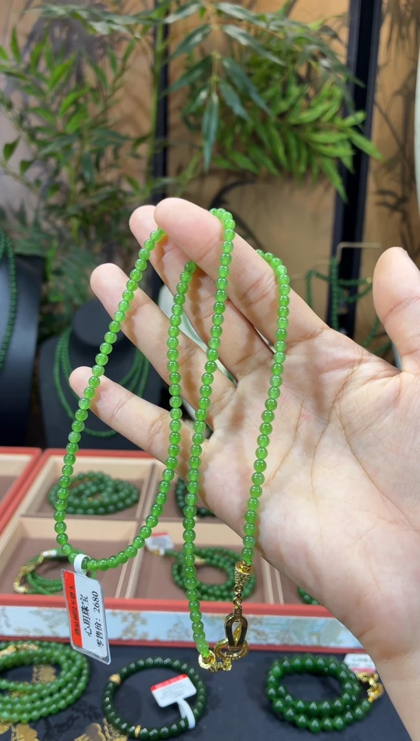 颈饰银S925镶嵌和田玉（碧玉）4高阶苹果绿无矿毛衣链