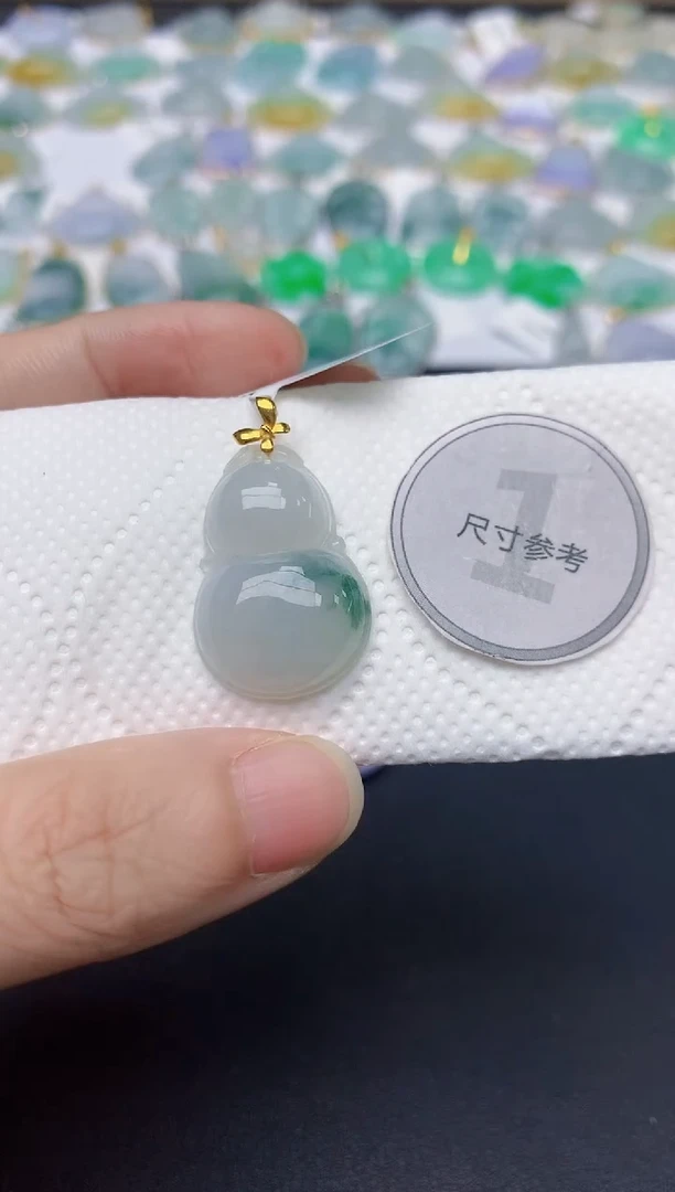 翡翠18K金镶嵌颈饰天然缅甸A货翡翠