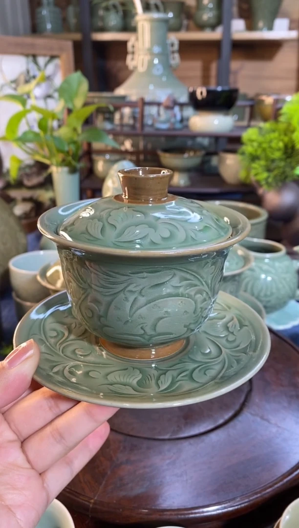 【闪购商品】900091三才手工刻花盖碗1只鹿