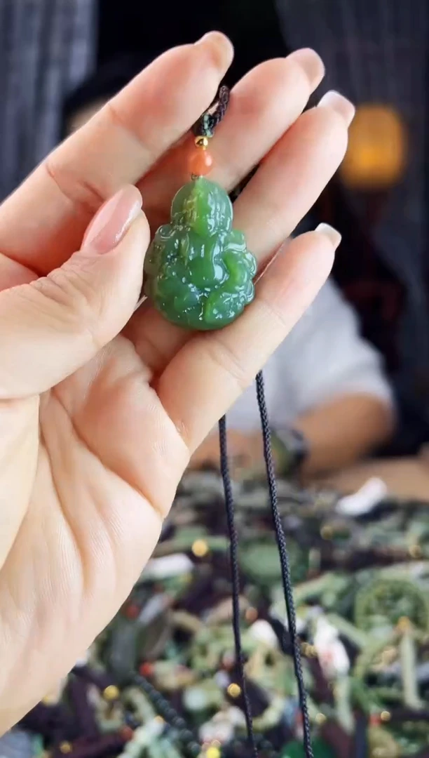 未镶嵌和田玉挂件1