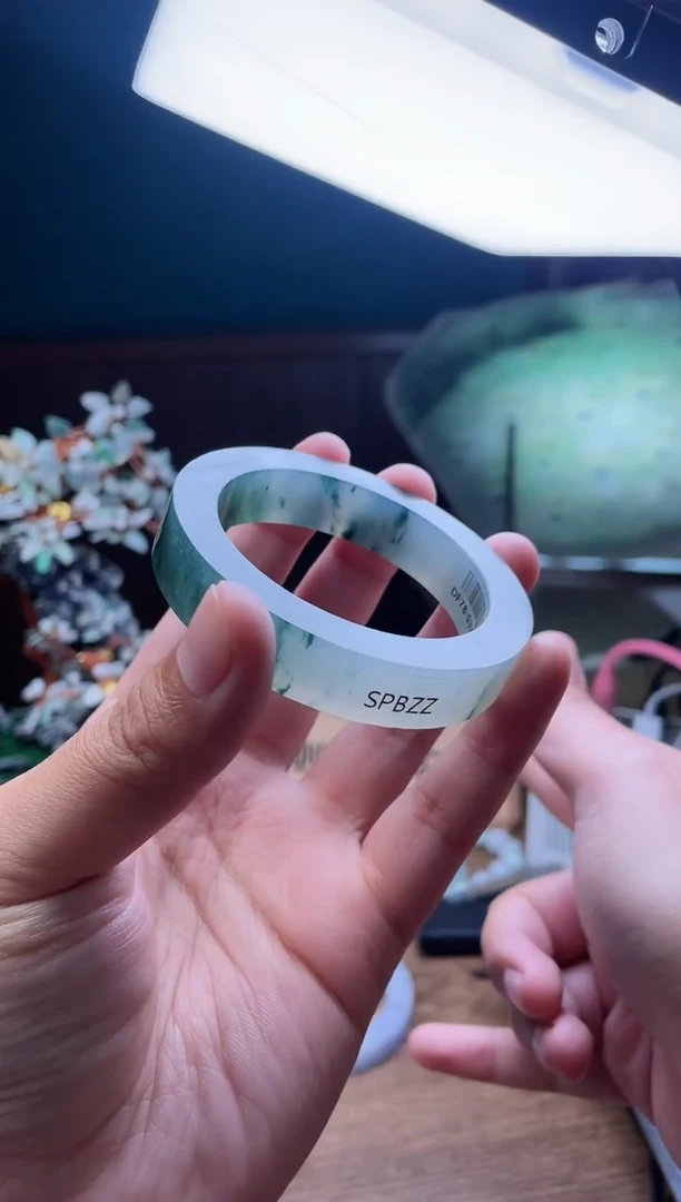 【闪购商品】定制翡翠手镯未镶嵌定制