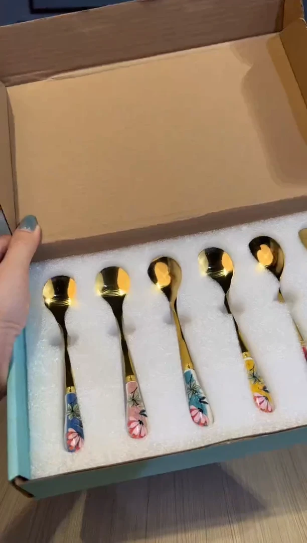 82皇冠陶瓷勺子套六