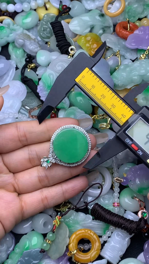 翡翠未镶嵌颈饰天然缅甸翡翠吊坠